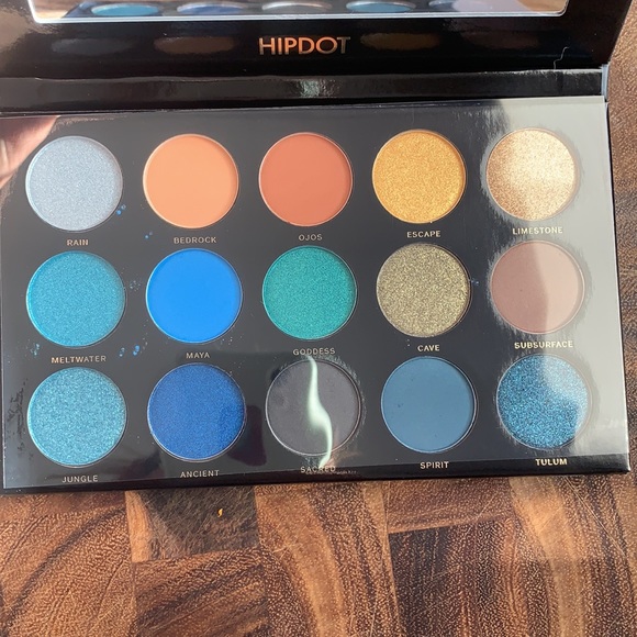 Hipdot eyeshadow - Picture 2 of 2